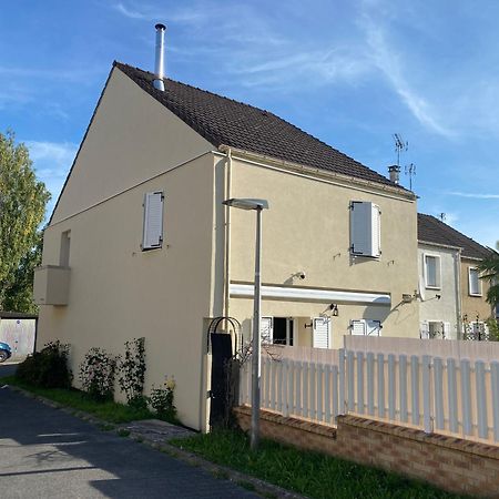 Chez Manu Meuble De Tourisme 2 Etoiles Pour 6 Personnes - 3 Chambres Villeparisis Esterno foto