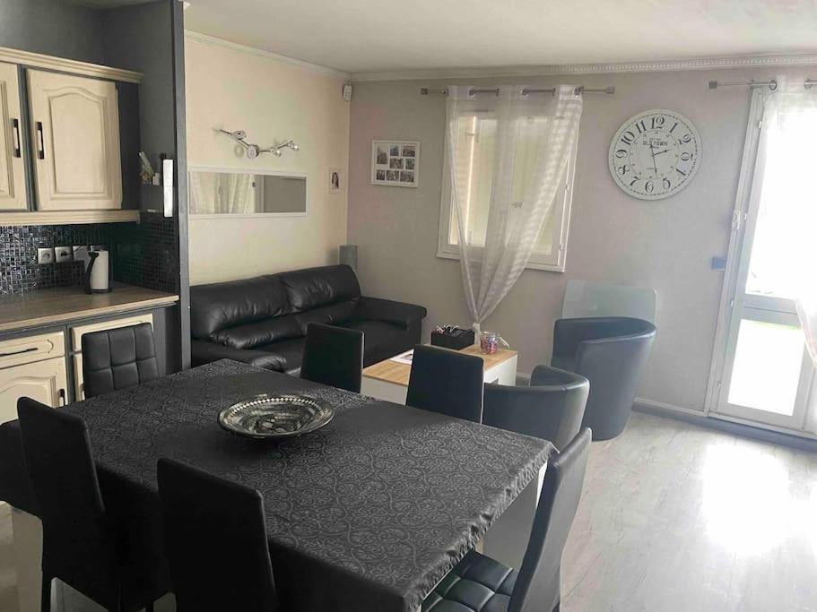 Chez Manu Meuble De Tourisme 2 Etoiles Pour 6 Personnes - 3 Chambres Villeparisis Esterno foto